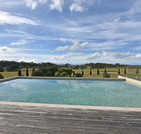 Noble Willow Estate Lovedale. Super Spacious with views and pool - New Castle Holiday