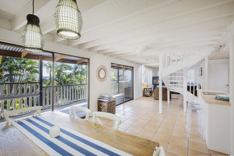 Noosa Beach Cottage - New Castle Holiday 2