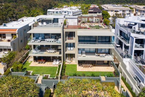 Noosa Court 4 - New Castle Holiday 3