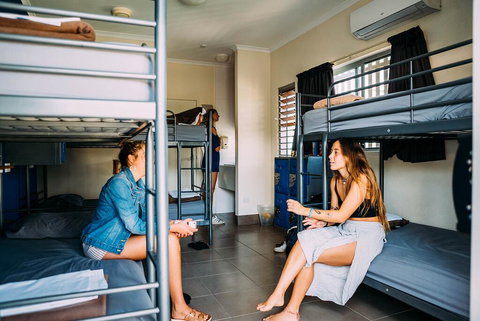 Noosa Flashpackers - New Castle Holiday 3