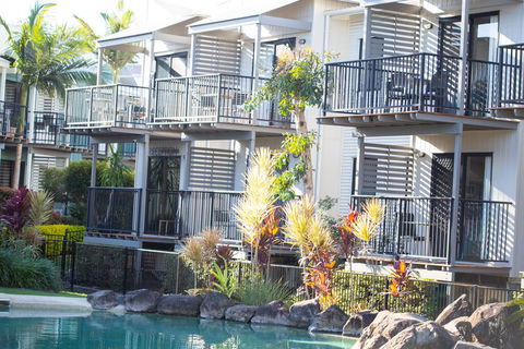 Noosa Lakes Resort - New Castle Holiday 1