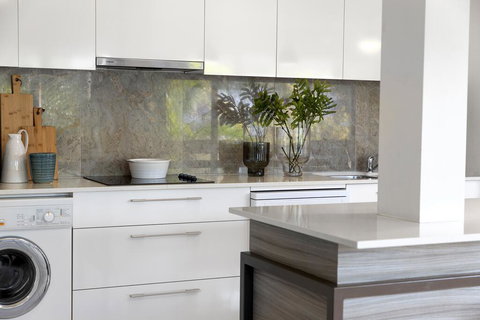 Noosa Shores Apartment 15 - New Castle Holiday 3