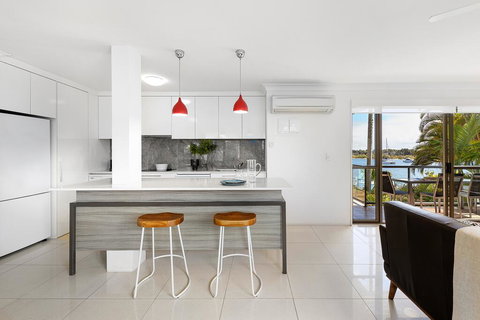 Noosa Shores Apartment 15 - New Castle Holiday 1