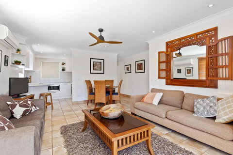 Noosa Unit - New Castle Holiday 1