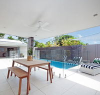 Noosaville Hideaway - New Castle Holiday