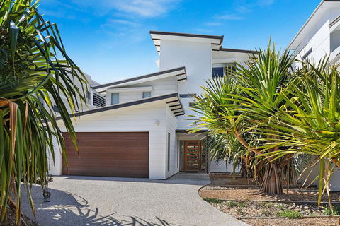 NORTHSHOR- ULTIMATE BEACH HOUSE - New Castle Holiday 1
