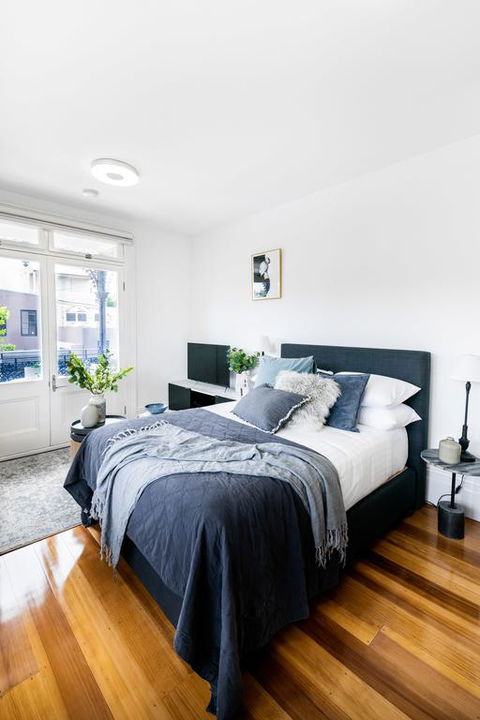 Not Your Usual Studio Apartment - New Castle Holiday 3