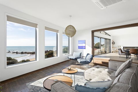 Novo Luxury Apartment - New Castle Holiday 1