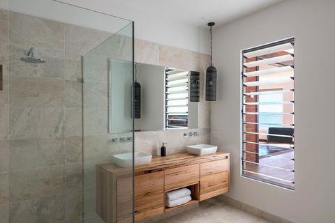 Novo Luxury Apartment - New Castle Holiday 3