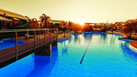 Oaks Cable Beach Resort - New Castle Holiday 1