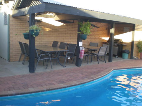 Oasis Motor Inn - New Castle Holiday 0