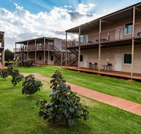 Oasis Newman - New Castle Holiday
