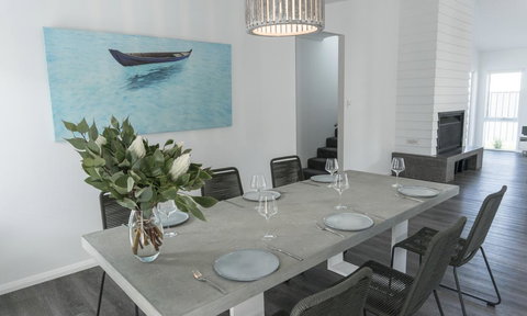 OCEAN & EARTH - New Castle Holiday 1