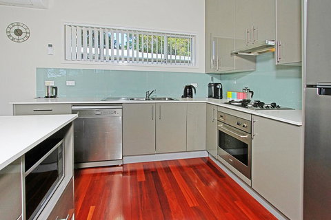 Ocean 1/42, Mollymook - New Castle Holiday 3