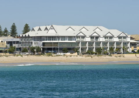 Ocean Centre Hotel - New Castle Holiday 0