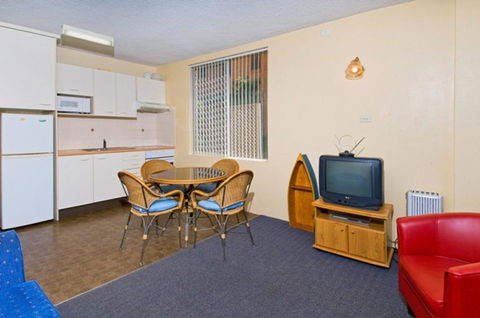 Ocean Court 1 13 Lord Street - New Castle Holiday 3