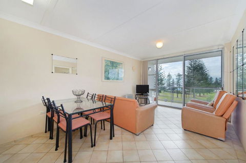 Ocean Court 8 13 Lord Street - New Castle Holiday 2