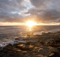 Ocean court yard - New Castle Holiday