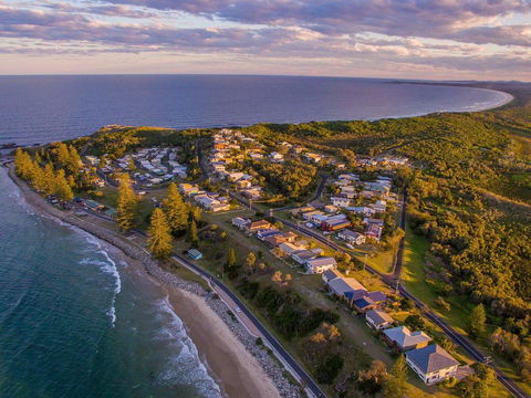 Ocean Dreaming- Amazing Views - Just Listed Up Dated Photos Available Shortly. - New Castle Holiday 2