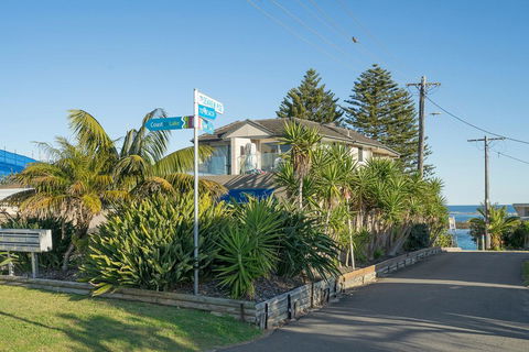 Ocean Pines, Unit 1 - Blue Bay, NSW - New Castle Holiday 3