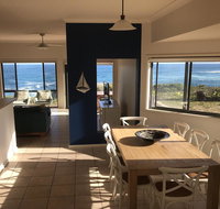 Ocean Views' 4 Ocean Street - air conditioned luxury with beautiful ocean views - New Castle Holiday