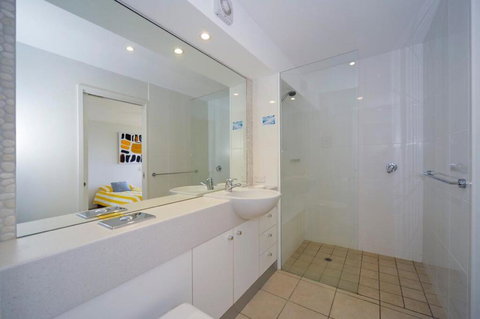 Oceanside 4 Bedrooms - New Castle Holiday 3