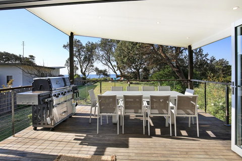 Oceanside @ Culburra - Pet Friendly Absolute Beachfront - New Castle Holiday 3