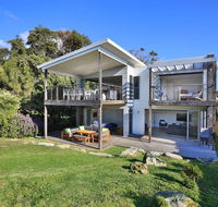 Oceanside  Culburra - Pet Friendly Absolute Beachfront - New Castle Holiday