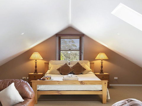 Old Mansfield Loft - Gardens, Gazebo And Getaways - New Castle Holiday 3