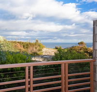 One Mile Ridge' 12a/26 One Mile Close - stunning views air con infinity pool - New Castle Holiday