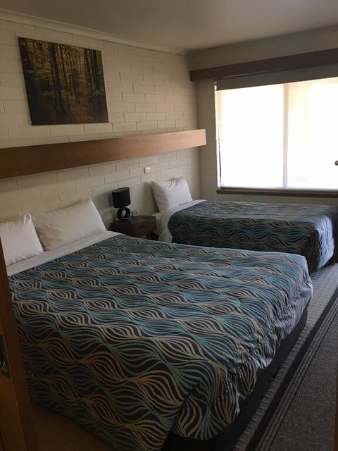 Orana Motor Inn - New Castle Holiday 1