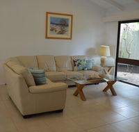 Orangewood - New Castle Holiday