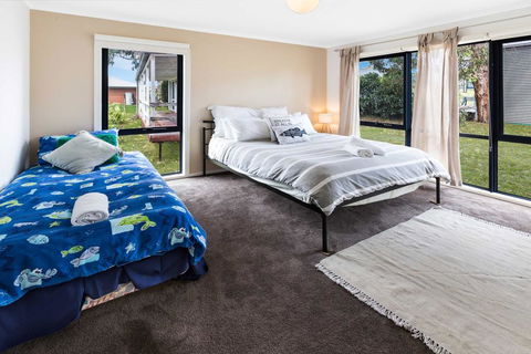 Orense - Waterviews In Newlands Arm - New Castle Holiday 3