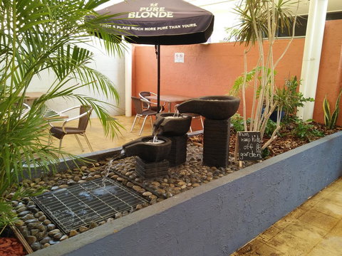 Overlander Hotel - New Castle Holiday 1