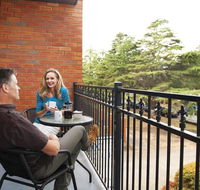 Oxley Court Serviced Apartments - New Castle Holiday