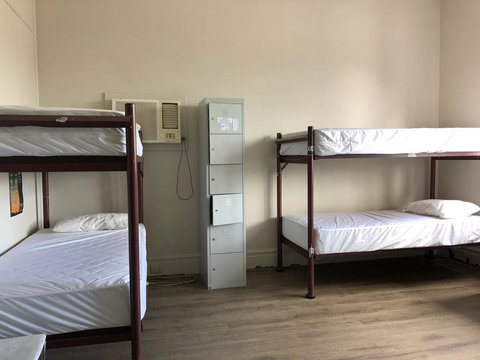 Ozi Inn Backpackers - New Castle Holiday 1