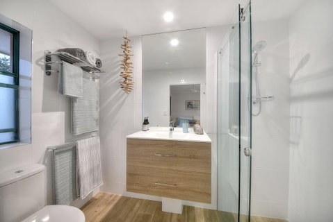 Pacific Place Apartments - New Castle Holiday 2