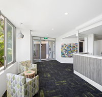 Palm Court Motor Inn - New Castle Holiday