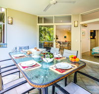 Palm Cove Holiday Apartment - New Castle Holiday