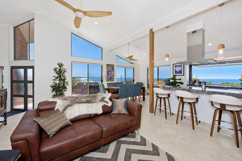 Panorama Beach House - New Castle Holiday 3