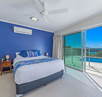 Panoramic Island Views - Shute Harbour - New Castle Holiday