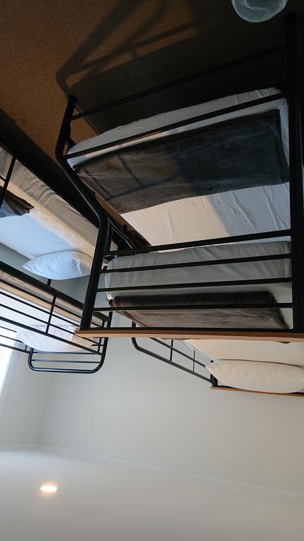 Paradise Escapes 002 - New Castle Holiday 3