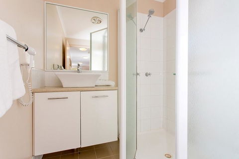 Paradise Tourist Park - New Castle Holiday 1