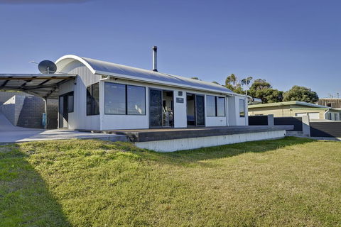 Park Beach Retreat - New Castle Holiday 2