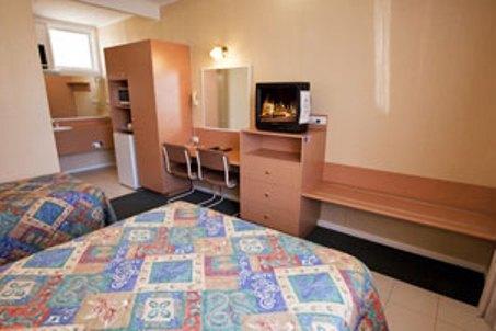 Parkville Motel - New Castle Holiday 3