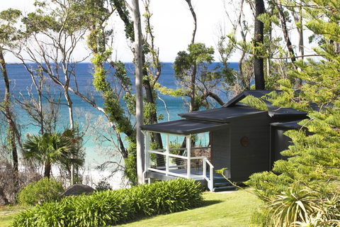 Pebbly Beach Escape - New Castle Holiday 1