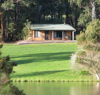 Pemberton Lake View Chalets - New Castle Holiday
