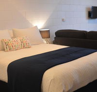 Penguin Seaside Motel - New Castle Holiday