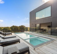 Peninsula Hot Springs Designer Home - New Castle Holiday