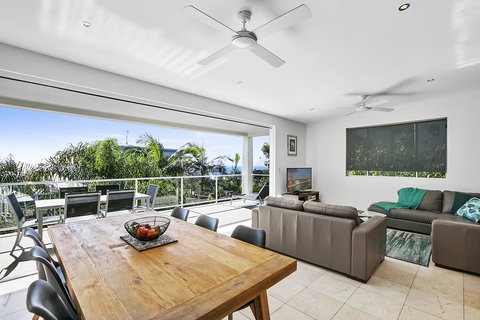 Perfect Getaway, Sunshine Beach - New Castle Holiday 0